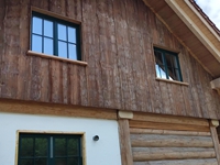 28.6.2025: Drei große und zwei kleine Fensterbretter außen fertig eingebaut