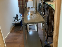 Ein neues Regal für »Kabuff 1« wird zusammengebaut