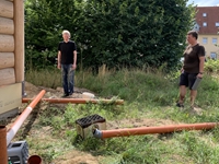 Die Regenabflussleitung wird gebaut