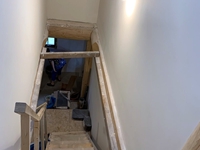 Die Treppe wird frei geräumt