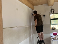 Der Wohnbereich ist fertig tapeziert!!!