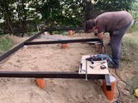 Die Balken werden montiert ...