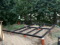 ... und man erkennt langsam die Form des Schuppens