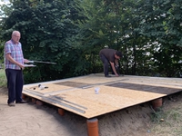 Der Schuppen nimmt Gestalt an