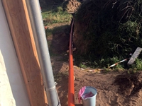 08.11.2025: Der Regenwasser-Abfluss wird verlegt